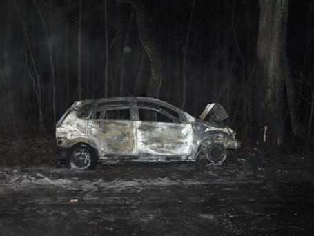 53-letni kierowca spłonął uwięziony w rozbitym samochodzie.