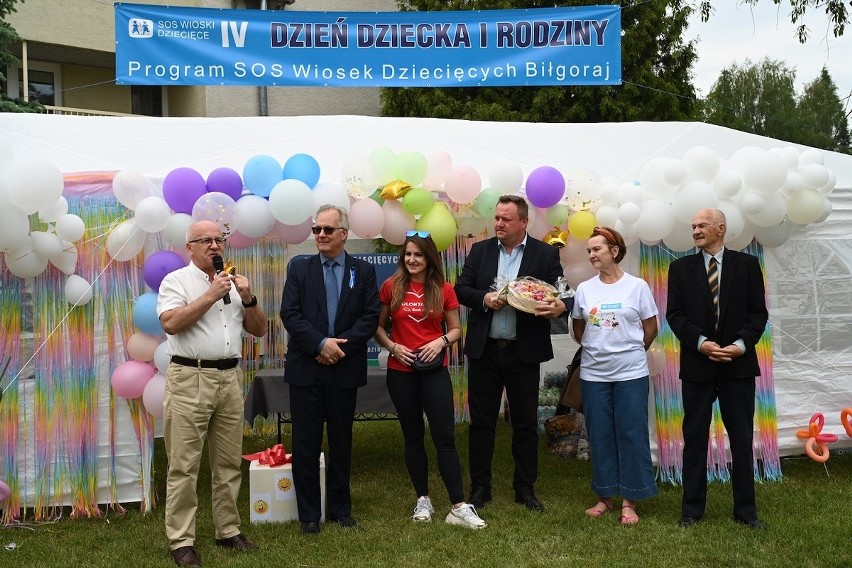 Biłgoraj. SOS Wioski Dziecięce obchodziły Dzień Dziecka z przytupem. Za organizację odpowiadają wolontariusze banku Pekao