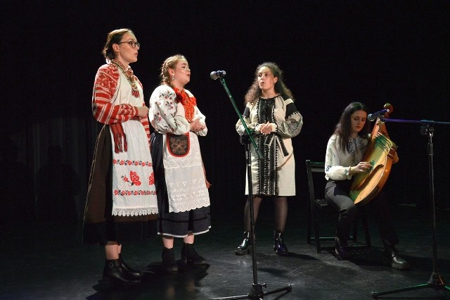Występ ukraińskich artystów w Spółdzielczym Domu Kultury w Stalowej Woli