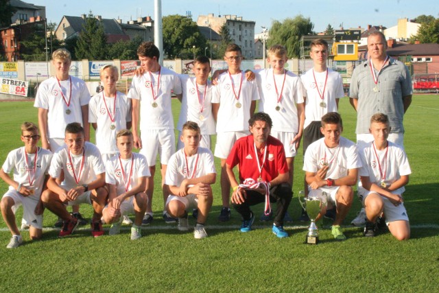 Zespół rocznika 2002, którego szkoleniowcem jest Sławomir Jankowski - trener z  22-letnim stażem - sięgnął po mistrzostwo Pomorza. To duży sukces młodzieży i potwierdzenie wysokiej wartości trenera.