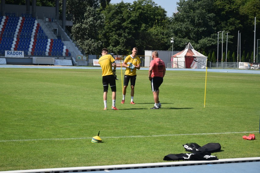 Ostatni, czwartkowy trening piłkarzy Radomiaka Radom przed piątkowym meczem z Wartą Poznań w Grodzisku Wielkopolskim [ZDJĘCIA]