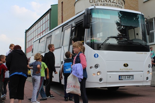 Z nowego autobusu już korzystają najmłodsi.