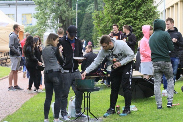 Juwenalia 2018 w Łodzi. Studenci Uniwersytetu Łódzkiego i Uniwersytetu Medycznego świętuje na osiedlu studenckim