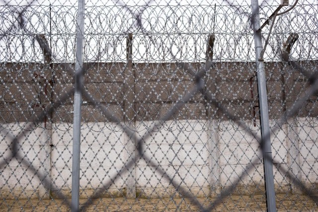 Funkcjonariusze zauważają, że więźniowie, którzy za murami zdobędą fach i przywykną do pracy, rzadziej wracają na „złą drogę”.