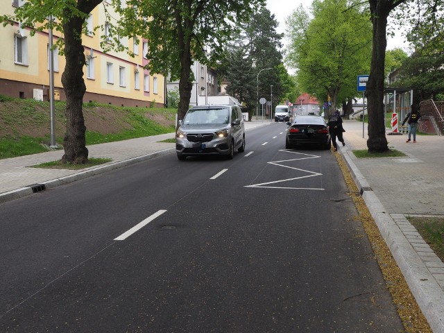 Wraz z ul. Kościuszki otwarte zostało rondo na skrzyżowaniu z ulicami Piłsudskiego i Waryńskiego.