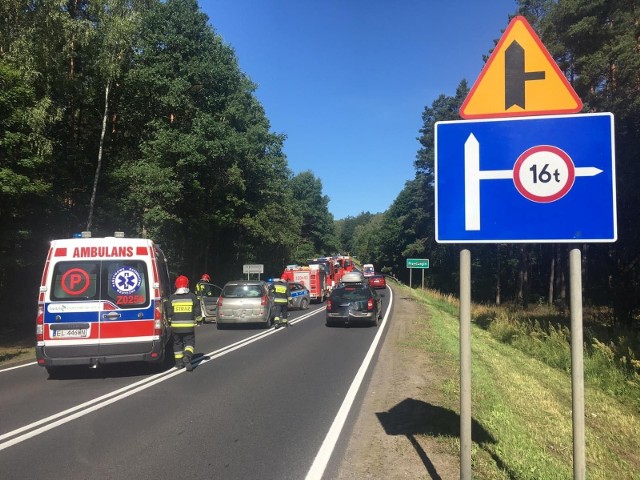 W czwartkowe przedpołudnie na drodze krajowej nr 11 w poblizu miejscowości Przydargiń doszło do wypadku. Zderzyły się trzy samochody osobowe. W wyniku zdarzenia jedna osoba została poszkodowana. Przez kilkadziesiąt minut w miejscu wypadku występowały utrudnienia w ruchu.Zobacz także Wypadek na krajowej "6" koło Sianowa. Sześć samochodów rozbitych