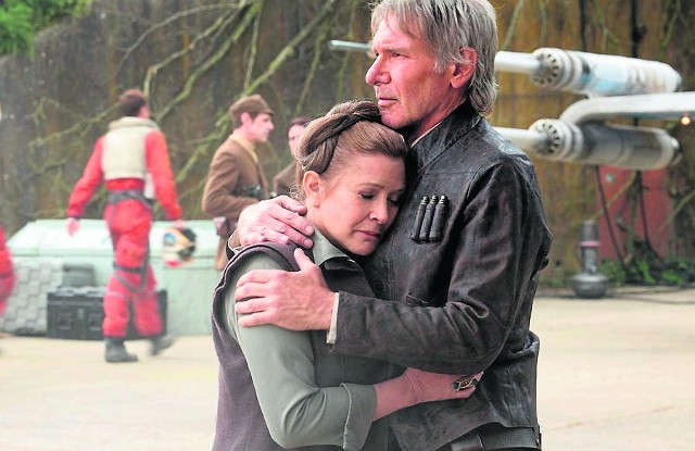 W siódmej części „Gwiezdnych wojen” producenci kontynuują wątki z „Powrotu Jedi”, więc w filmie zobaczymy Harrisona Forda.