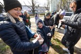 Uchodźcy z Ukrainy posprzątali Park im. Ronalda Reagana w Gdańsku. Tak wyrazili swoją wdzięczność za gościnę i okazaną pomoc