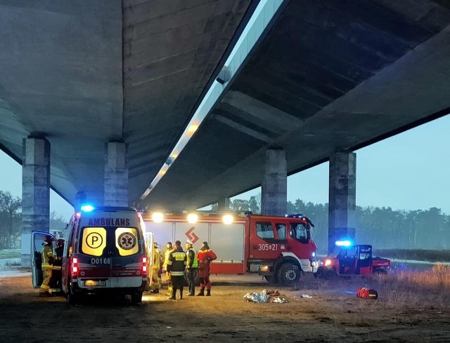 Wypadek przy moście Rędzińskim we Wrocławiu. Do zdarzenia doszło w wigilię