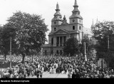 Najstarsza katedra w Polsce na archiwalnych zdjęciach. Tak wyglądała przed wojną!