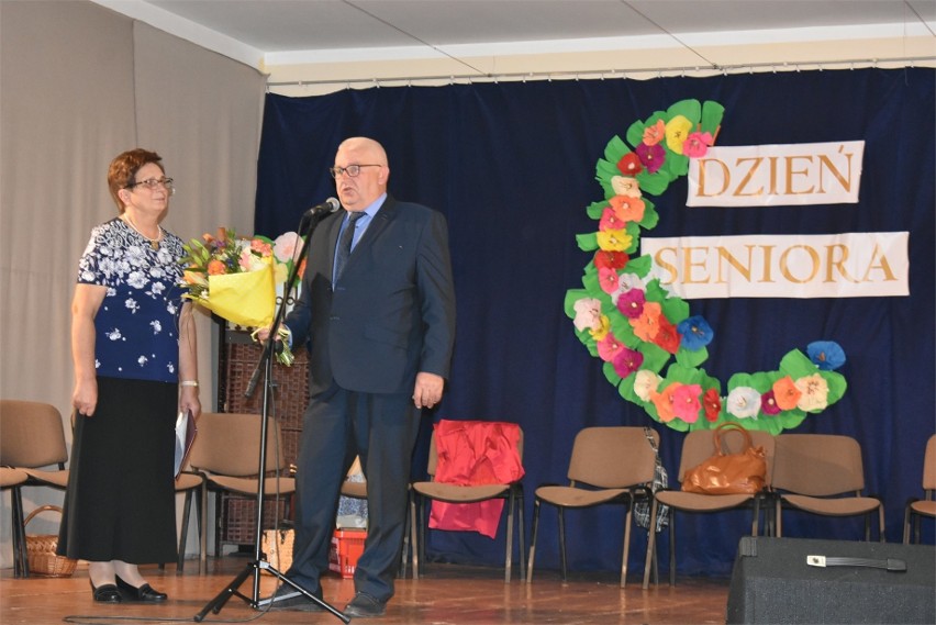Świetna zabawa podczas 10. Obchodów Dnia Seniora w Opatowcu (ZDJĘCIA) 
