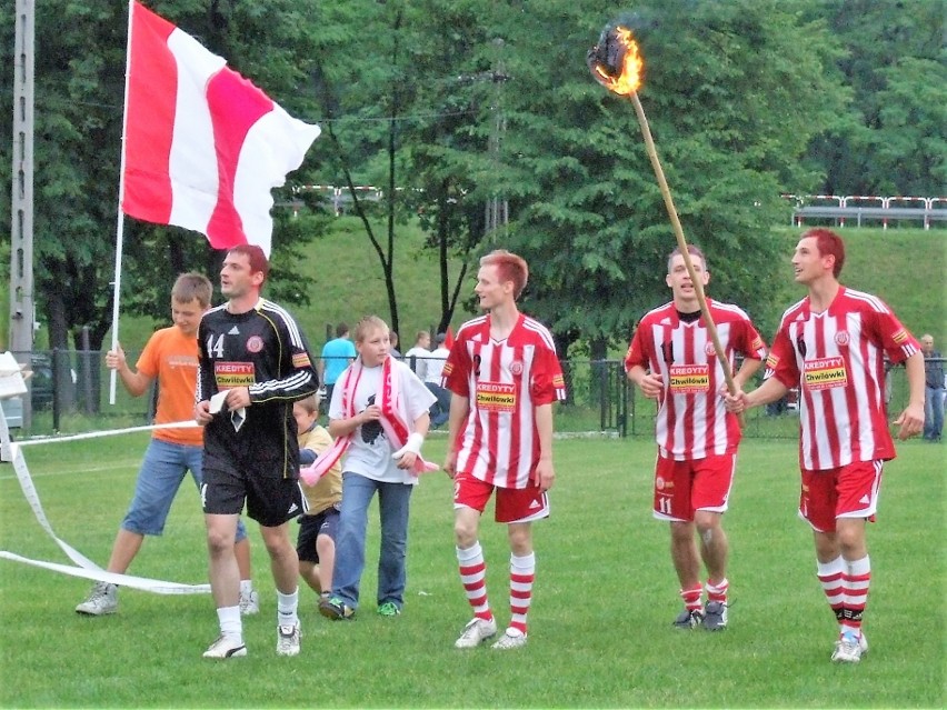 Piłkarskie archiwum: Zobacz, jak w 2012 roku w Sole Oświęcim świętowano awans do czwartej ligi [ZDJĘCIA]