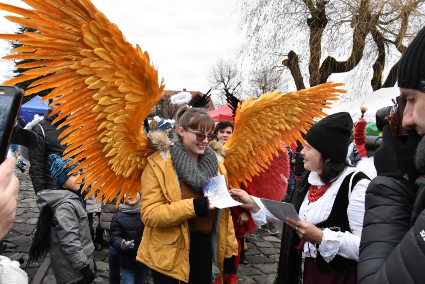 Festiwal "Anioł w Miasteczku" odbywa się co roku w grudniu w...