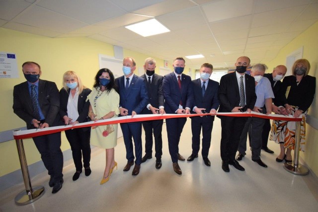 Uroczystość otwarcia nowej stacji dializ i poradni specjalistycznych w szpitalu w Łapach (7.06.2021 r.).