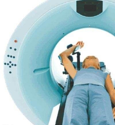 Zdiagnozowanie chłoniaka wymaga przeprowadzenia wielu specjalistycznych badań, m. in tomografii komputerowej.