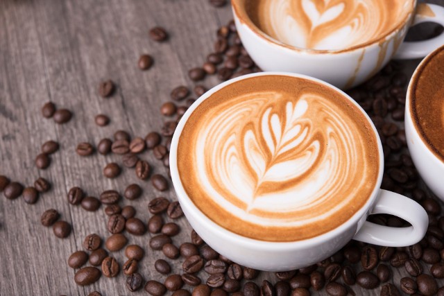 Łagodne do umiarkowanego spożycie kawy mielonej, rozpuszczalnej i bezkofeinowej powinno być uważane za element zdrowego stylu życia – stwierdzili naukowcy na podstawie wyników badania.