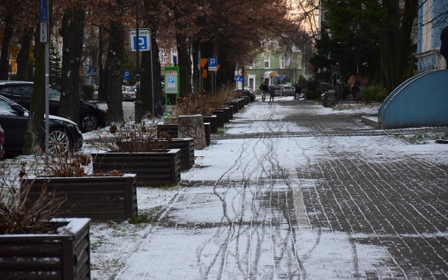 W poniedziałek wszędzie, z wyjątkiem zachodniej Polski, spodziewane są czasowe opady śniegu.