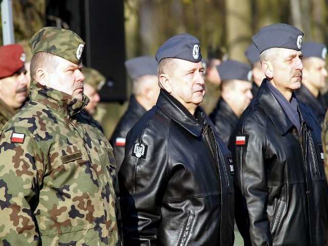 Generałowie (od lewej): Krzysztof Mitręga, Lech Majewski i Dariusz Wroński.