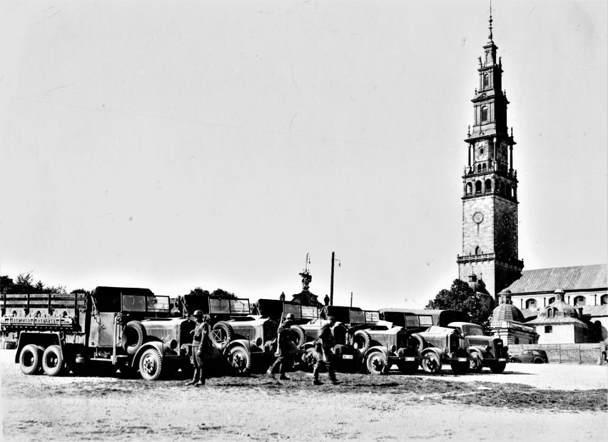 Premiera filmu o Częstochowie 1939-1945 ZDJĘCIA Sala w klubie Politechnik pękała w szwach, a publiczność nagrodziła twórców brawami