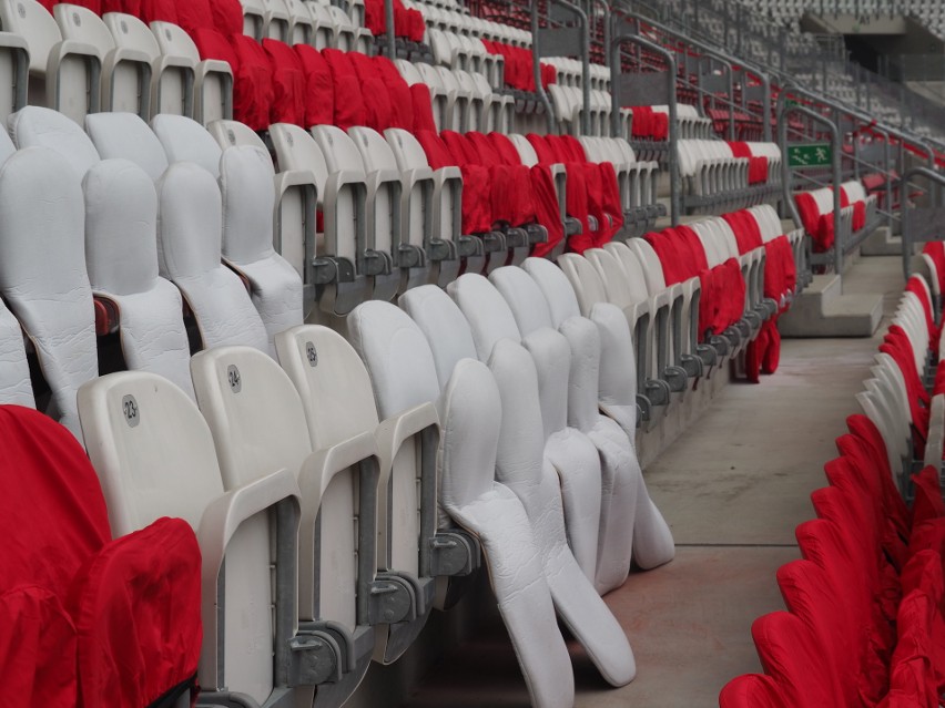 Przedderbowe "harce" ruszyły. Zniszczone siedziska na stadionie ŁKS - ZDJĘCIA