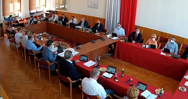 Zdjęcie ilustracyjne/Podczas sesji w marcu 2021 r. doszło do zgrzytu pomiędzy radnym Wojciechem Wiśniewskim a przewodniczącym rady miejskiej Arturem Dombrowskim