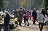 W Kozienicach od jedenastu lat ratują zabytkowe pomniki. Będzie kolejna kwesta na cmentarzu