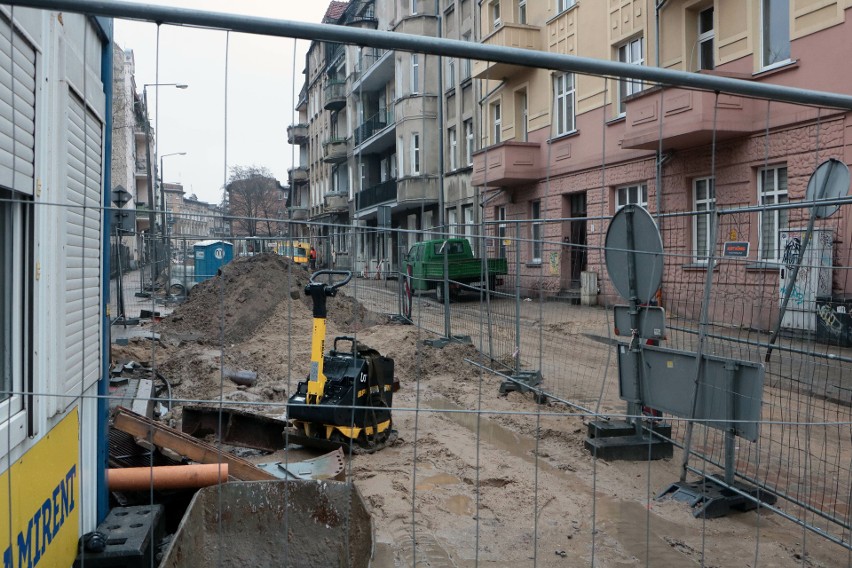 Na placu budowy remontowanej ulicy Kościuszki w Grudziądzu.
