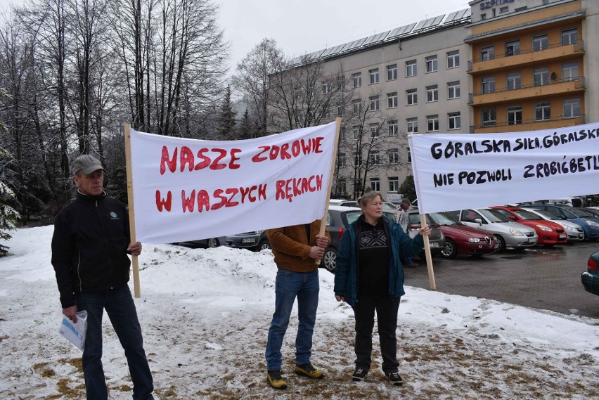 Zakopane. Protest pod szpitalem. Położne walczą o porodówkę i o swoje miejsca pracy [ZDJĘCIA]