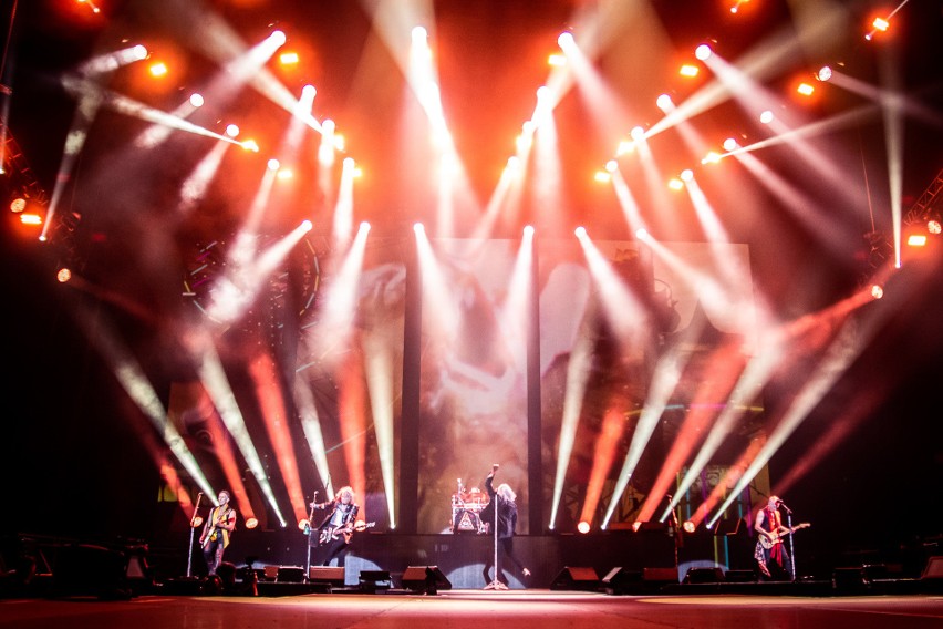 Def Leppard i Mötley Crüe w krakowskiej Tauron Arenie. Legendy rocka wystąpiły w środę 31 maja. Zobaczcie zdjęcia