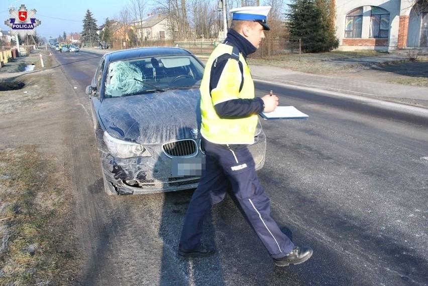 Śmiertelne potrącenie w Dąbiu. Kobieta zmarła na miejscu zdarzenia 