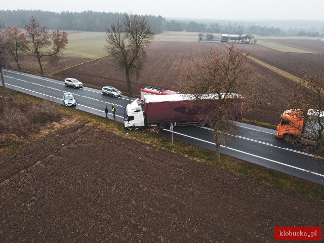 Poważny wypadek na DK 43 pomiędzy Waleńczowem a Opatowem