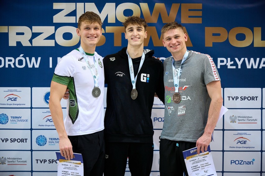 Mistrzostwa Polski w pływaniu. Złote medale  Aleksandry Knop i Jana Kałusowskiego