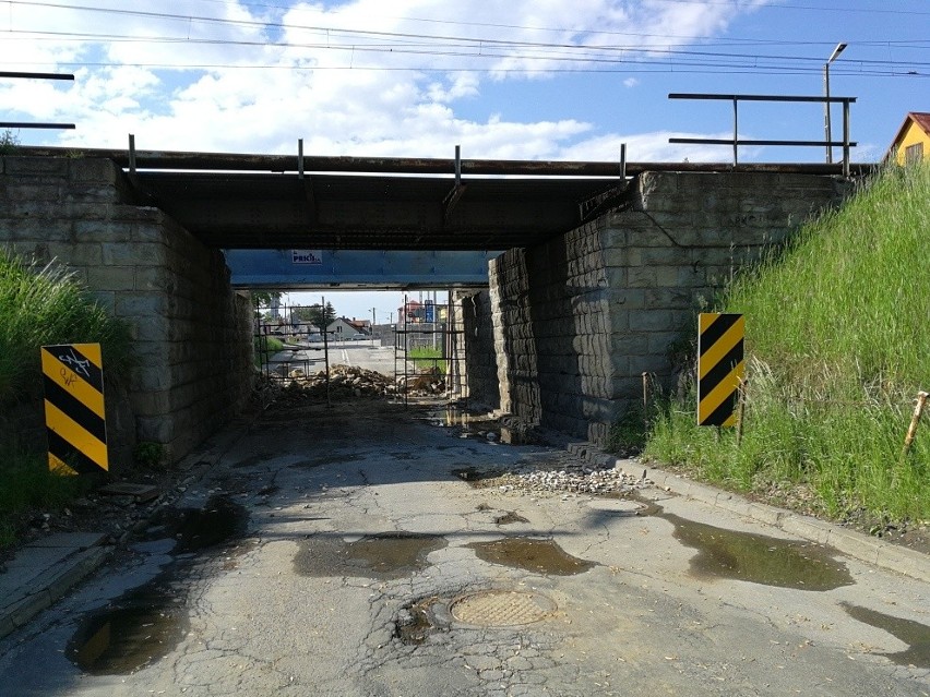 Nowy Sącz. Trwa remont wiaduktu przy ul. Zielonej. Wąski przejazd zmieni się nie do poznania 