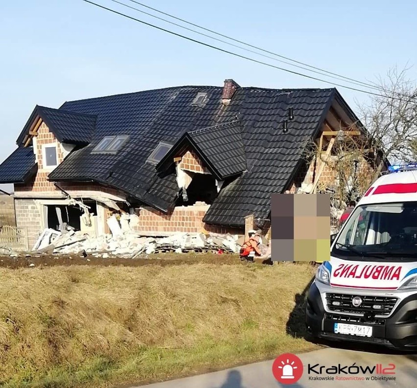 Pilne! Wybuch gazu w budynku mieszkalnym w Żydowie (powiat krakowski). Wewnątrz były cztery osoby [ZDJĘCIA] 16.02.2020