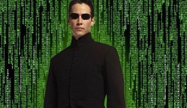 Matrix 4: kiedy premiera? Znamy datę! Keanu Reeves jako nowy Neo! Jaka jest fabuła i kto zagra w filmie? Oto zdjęcia z planu! 