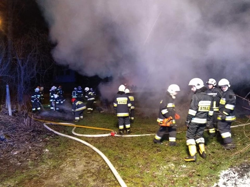 Rytro. Pięć zastępów strażackich gasiło pożar stodoły 