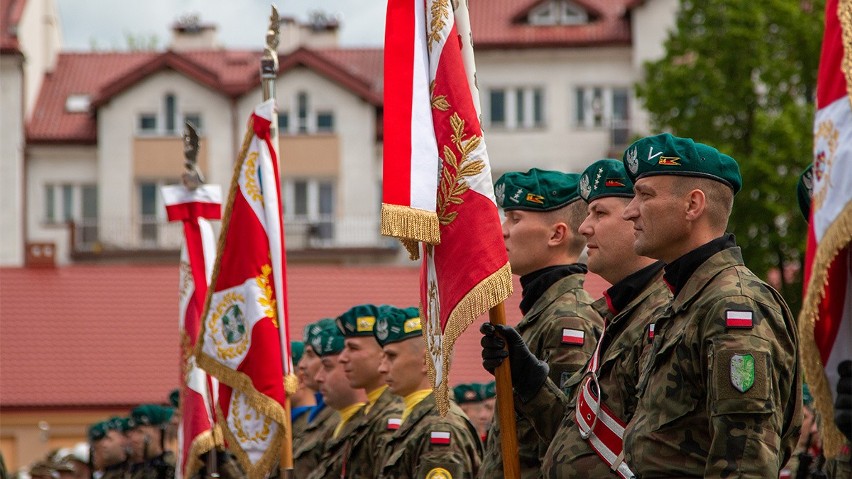 Święto 21. Brygady Strzelców Podhalańskich. Odbył się uroczysty apel połączony z nadaniem wyróżnień i tytułów Honorowych Podhalańczyków