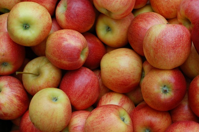 Kilogram jabłek kosztuje od 1,50 zł do 2,50 zł.