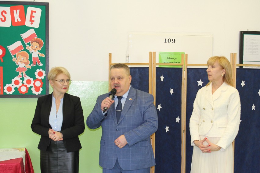 W Szkole Podstawowej nr 1 w Mońkach odbyło się oficjalne...