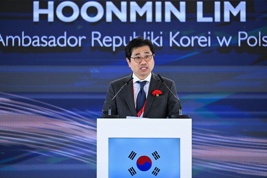 Ambasador Republiki Korei w Polsce Hoonmin Lim podczas...