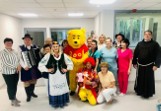 Franciszkanin wraz z wolontariuszami odwiedzili pacjentów szpitala w Dzierżążnie
