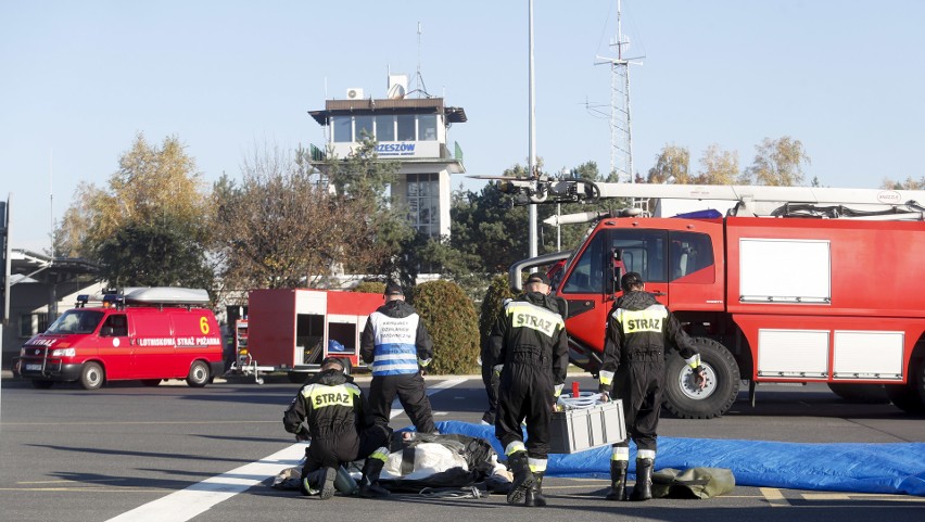 Na lotnisku w Jasionce odbyły się ćwiczenia służb...