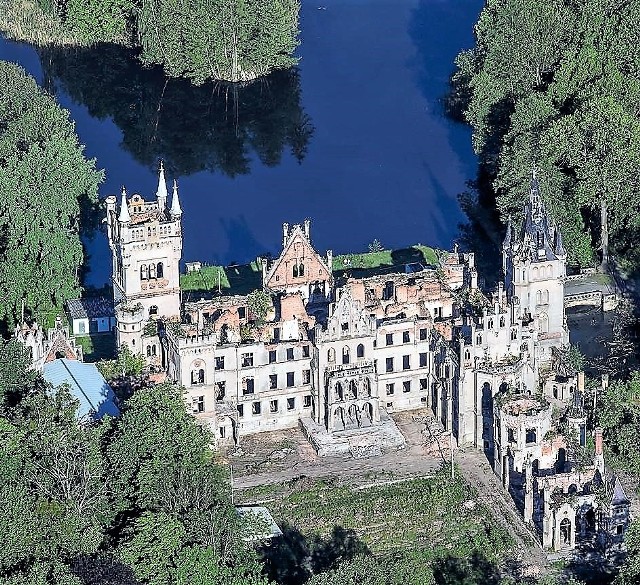 Pałac w Kopicach jest jedną z tych śląskich pereł architektury, które wciąż czekają na powrót do świetności.