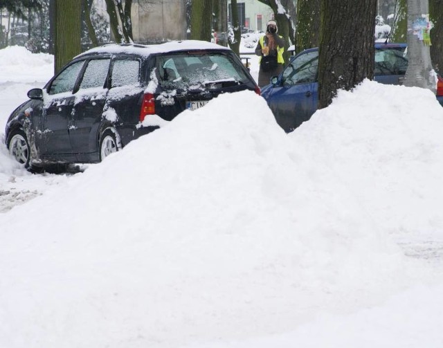 Miasto zawalone jest śniegiem