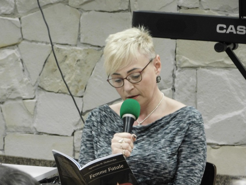 Agnieszka Złotkowska prezentowała swoją poezję.