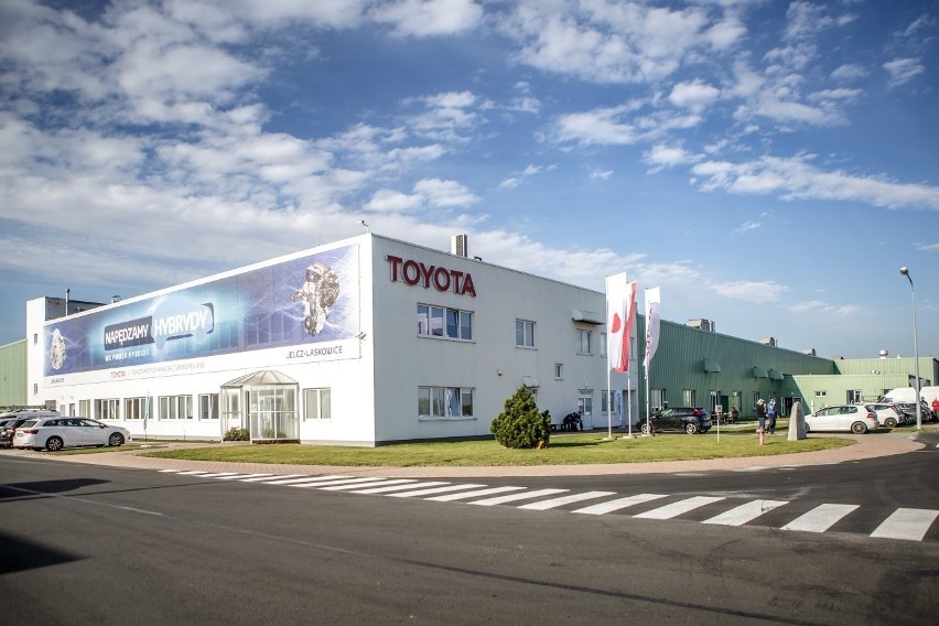 Toyota rozpoczyna produkcję przekładni do napędu hybrydowego...