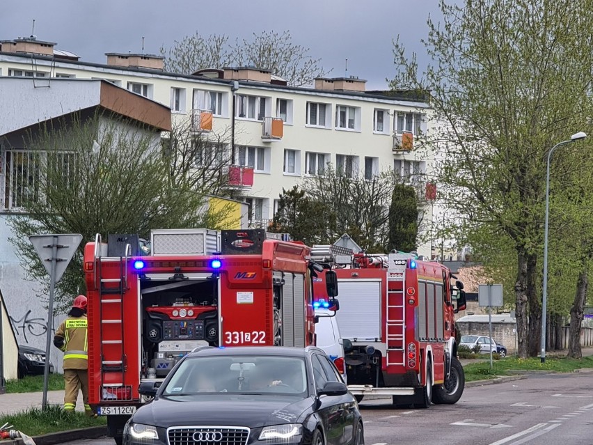 Akcja strażaków przy skrzyżowaniu ulic Fałata i Wańkowicza w...