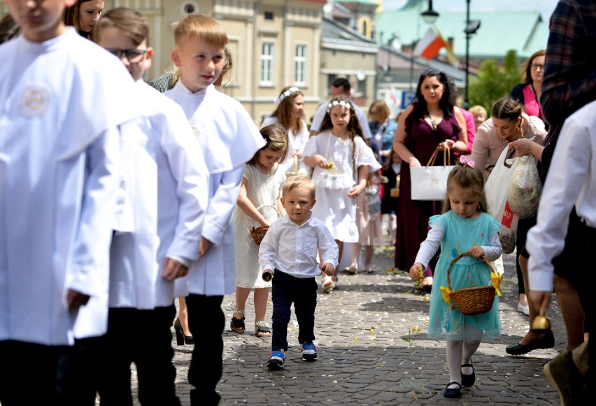 Boże Ciało 2021 w katedrze w Przemyślu. Procesja wokół bazyliki archikatedralnej [ZDJĘCIA]