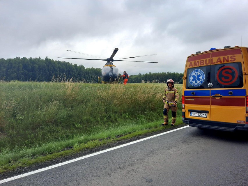 Poważny wypadek na drodze krajowej nr 20 koło Bytowa. Na miejscu Lotnicze Pogotowie Ratunkowe [ZDJĘCIA]