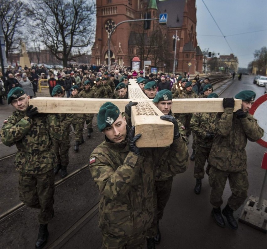 Wojskowa Droga Krzyżowa w Toruniu [zobacz zdjęcia]